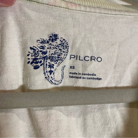 Anthropologie Pilcro Ruffle Scoop Tee Green Pink Camo Motif Size XS - Picture 7 of 9